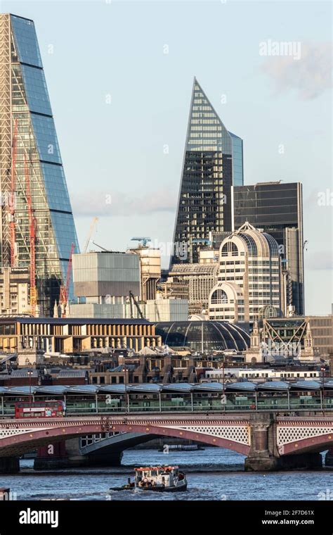 London the River Thames Stock Photo - Alamy