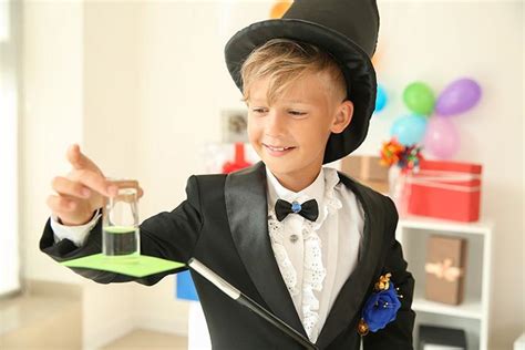 20 Easy Magic Tricks For Kids - Parenting House