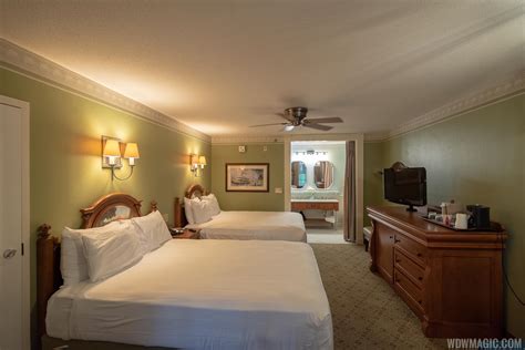 Disney's Port Orleans Riverside - Standard guest room - Photo 2 of 13