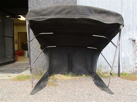 Paddle Boat Canopy - Oberman Auctions