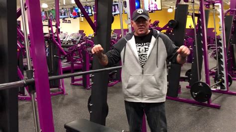 Planet Fitness Smith Machine - How to use the Smith Machine for the ...