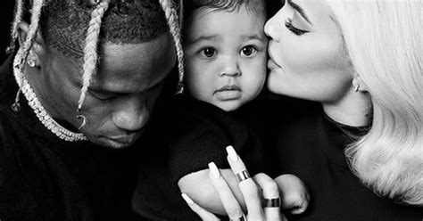 Kylie Jenner shares intimate Thanksgiving family portrait with Travis ...