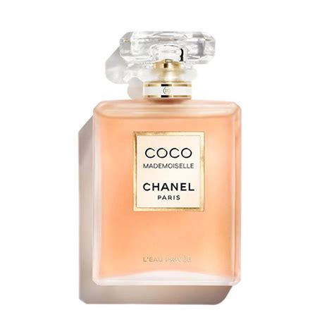 The 17 Best Luxury Perfumes for Her to Add to Your Vanity | Who What Wear