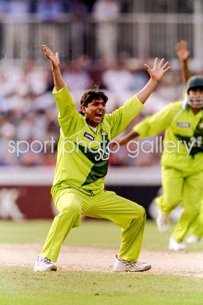 Saqlain Mushtaq Pakistan 2nd hat-trick in World Cup history 1999 Images ...