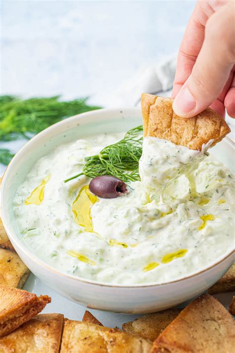 Tzatziki (Greek Yogurt Cucumber Dip) - Everyday Delicious