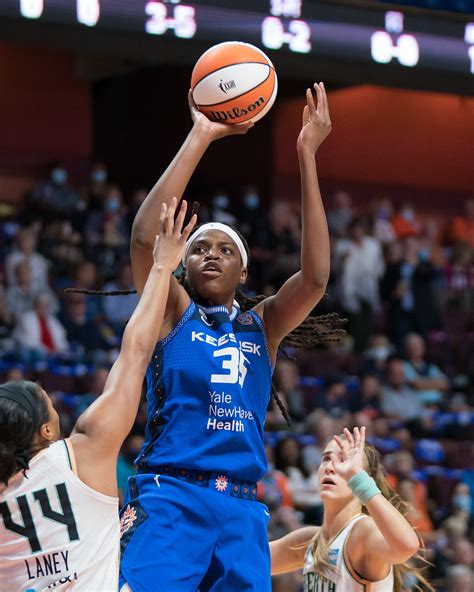 Jonquel Jones, the 2021 WNBA MVP, excited to be in New York | Flipboard