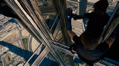 "Mission Impossible: Ghost Protocol" - IMAX (Burj Khalifa) Clip - YouTube