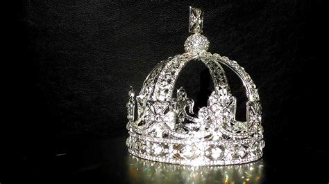 SMALL DIAMOND CROWN OF QUEEN VICTORIA COPY REPLICA FAKE FAUX THE CROWN ...