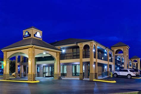 Days Inn by Wyndham Franklin | Franklin, KY Hotels