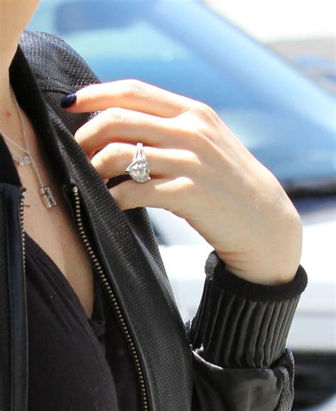 Gwen Stefani Engagement Rings From Blake Shelton, Gavin Rossdale