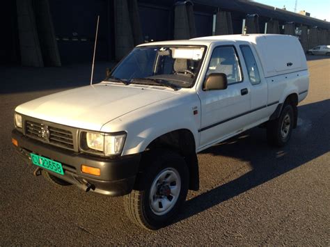 VW TARO 2,4D - PICK-UP 4WD MED HARDTOP till salu. På Retrade kan du köpa begagnade maskiner ...