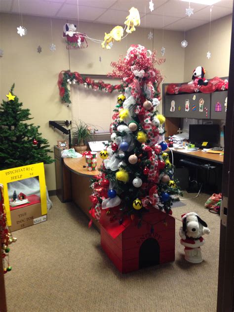 Charlie Brown Christmas Office Decoration. Snoopy's dog house as a tree ...