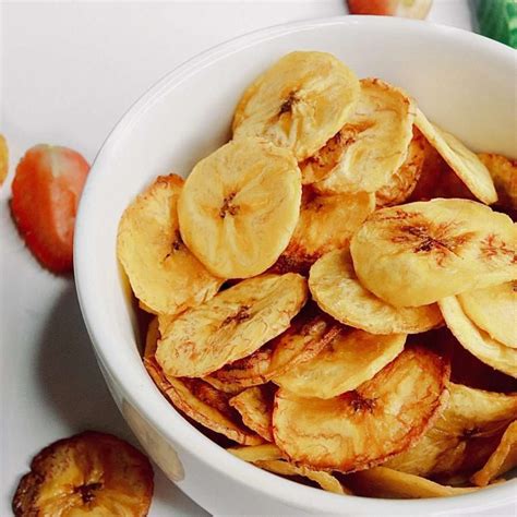 The Perfect & Crunchy Homemade Plantain Chips Recipe