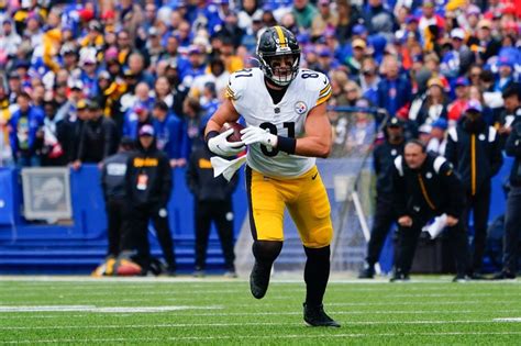 Pittsburgh Steelers Re-Sign TE Zach Gentry - Sports Illustrated ...