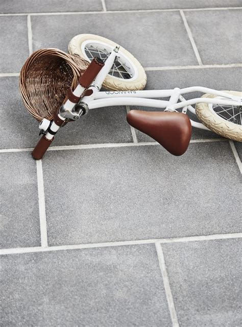 How to choose your outdoor paving pattern: 5 options - The Interiors Addict