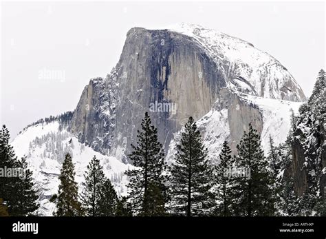 Half dome yosemite winter hi-res stock photography and images - Alamy