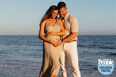 'Bachelor' Host Jesse Palmer and Wife Emely Fardo Are Expecting Their ...