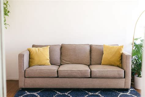 Sofa Bed Repair Near Me / 6 Signs It S Time To Replace Your Couch - Kitchen dining room table ...