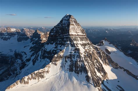 Mount Assiniboine Tour - Mountain View Helicopters