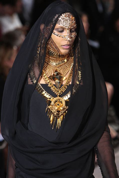 Recreating Eden: When a Veil Is Not a Veil: Fashion, Modesty and ...