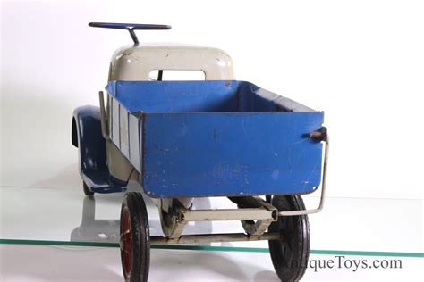 Buddy L International dump truck Ride ‘Em *SOLD* – AntiqueToys.com – Antique Toys for Sale