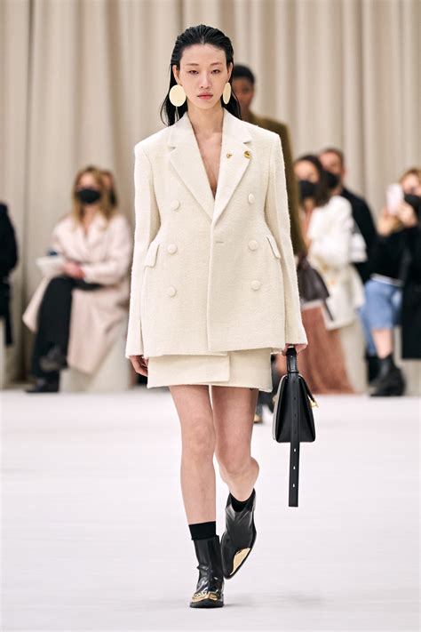 Jil Sander Fall 2022 Ready-to-Wear Collection | Vogue