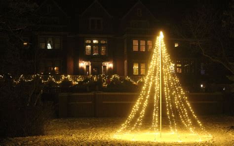 Northlandia: Marcia Hales' storied holiday lights display faces ...