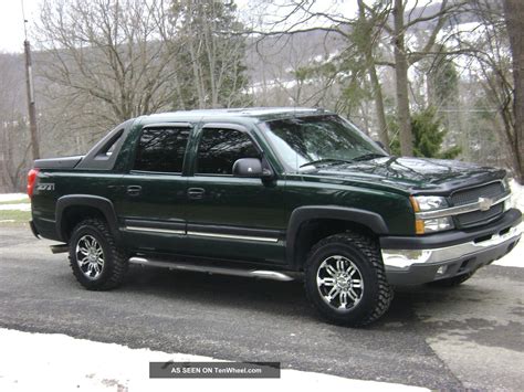 2004 Chevrolet Avalanche 1500 Z71 Crew Cab Pickup 4 - Door 5. 3l