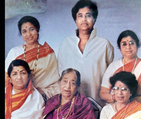 Lata Mangeshkar का भाई-बहनों संग था गहरा नाता, तस्वीरों में देखें स्वरकोकिला का परिवार ...