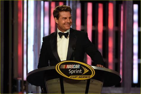 Tom Cruise Introduces NASCAR Legend Jeff Gordon at Sprint Cup Awards ...