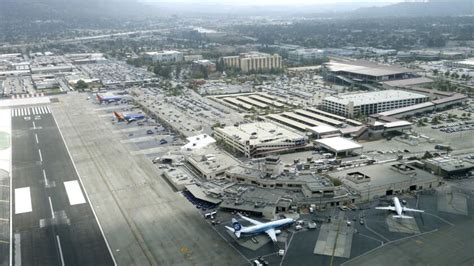 Hollywood Burbank Airport officials pass resolution asking FAA to change flight paths - Los ...