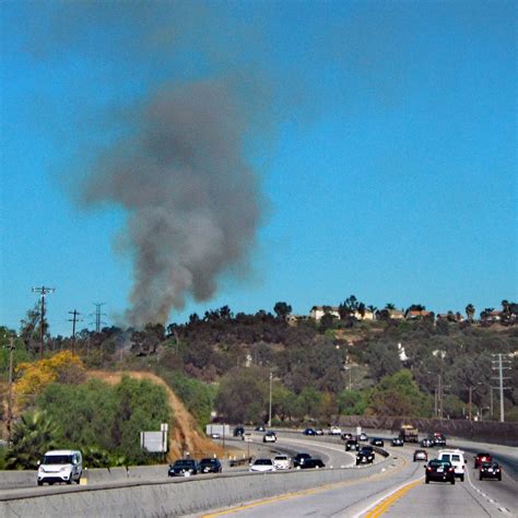 LAFD attacks and contains Sylmar brush fire – Daily News