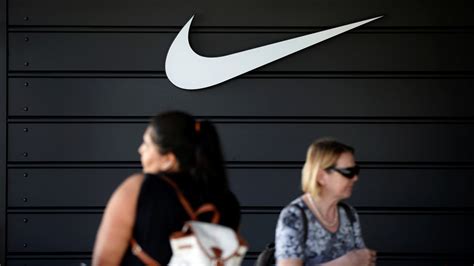 Nike responds to backlash over Dylan Mulvaney partnership, instructs ...