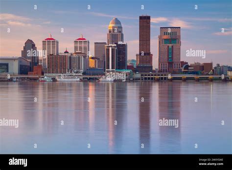 Louisville skyline hi-res stock photography and images - Alamy