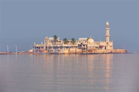 Must know Facts about the Haji Ali's Mosque (Dargah) in Mumbai - Travel ...