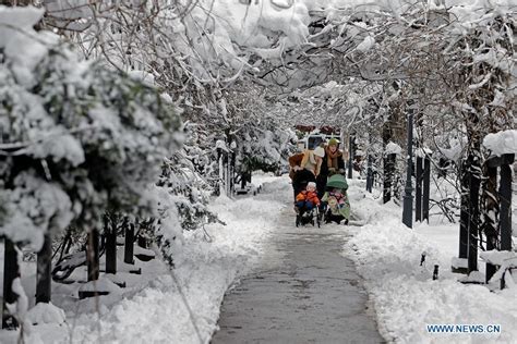 Snow hits Bucharest, Romania