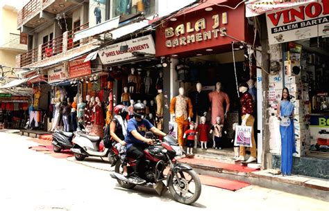 New Delhi : A view of Laxmi Nagar market reopened after order by ...