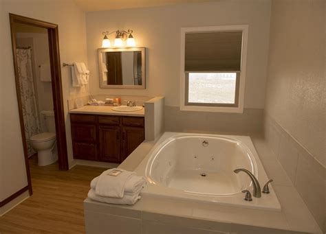 8 Romantic Denver Hotels With Hot Tubs In Room