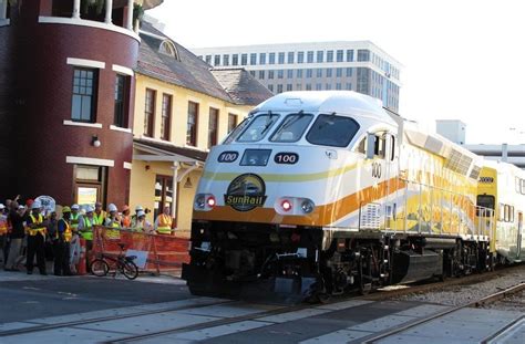 SunRail Train Debuts in Downtown Orlando Today - bungalower