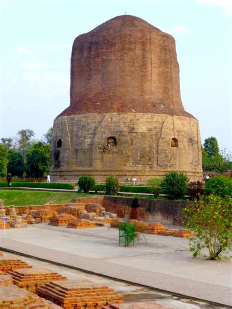 Stupas and other remains along the Pilgrimage Route