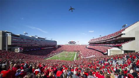 Nebraska planning a $450 million renovation of Memorial Stadium ...