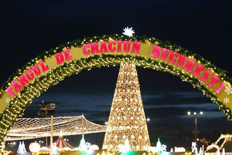 Bucharest Christmas fair, entrance, night view - Creative Commons Bilder