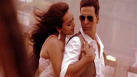 "Har Kisi Ko Nahi Milta Yahan Pyaar Zindagi Mein" Boss Video Song | Akshay Kumar, Sonakshi Sinha ...