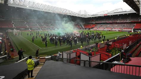 Fans Protest Against Manchester United Owners