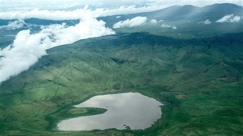 Descargar fondos de Fotografíaaérea Del Lago Magadi En El Cráter De ...