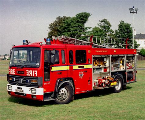 Big Red Fire Engine in service with the London Fire Brigade. | European Fire Department Trucks ...