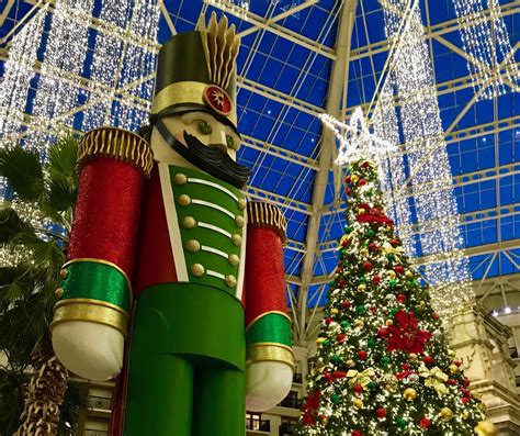 Experience the Magic of Christmas at Gaylord Texan Resort | LaptrinhX ...