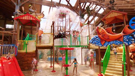 Six Flags Great Escape Lodge—New York Indoor Water Park