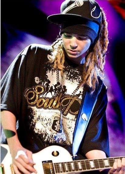 Tom Kaulitz .. ♥ - Guitar Photo (17952534) - Fanpop