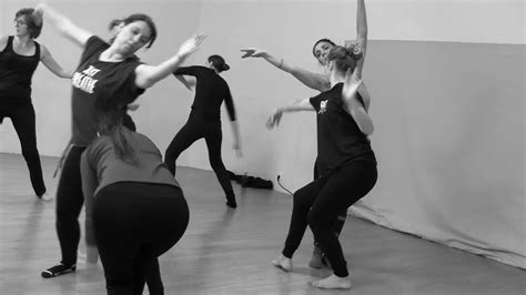 Ritmo y melodía - M10 - Formación en Expresión Corporal - Danza - curso 2019 20 - YouTube